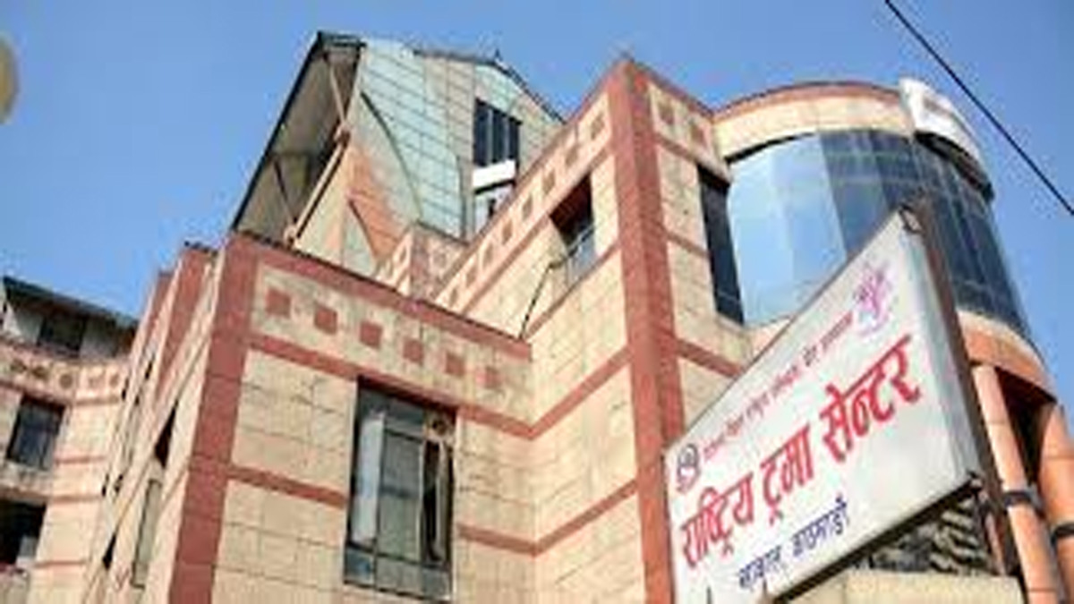 ट्रमा सेन्टरबाहिर आफन्तको भिड, यी हुन् मृतक र घाइते (नामावलीसहित)