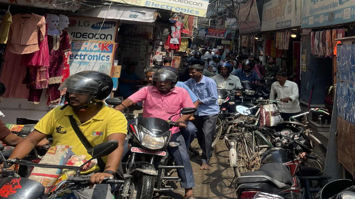 दसैँ व्यापार : नेपाली बजार सुनसान, भारतीय बजार गुलजार