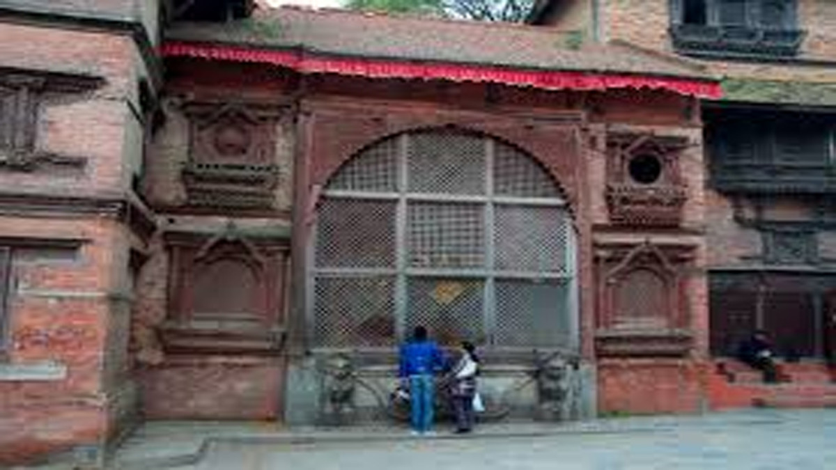 काठमाडौंकी 'कुमारी' आर्यतारालाई सबैले चिने, को हुन् भक्तपुरका 'श्वेत भैरव' रिसब?