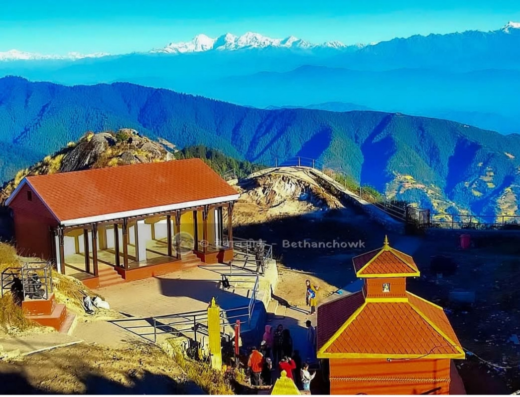 सूर्योदय–सूर्यास्तको अनुपम दृश्यले आकर्षण बढाउँदै बेथानचोकको नारायणनाथ मन्दिर