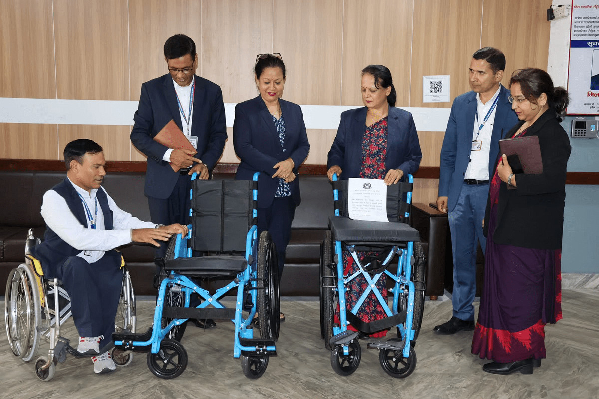 सेवाग्राहीको सहज पहुँचका लागि मन्त्रालयमा ह्विलचेयर सुविधा सुरु
