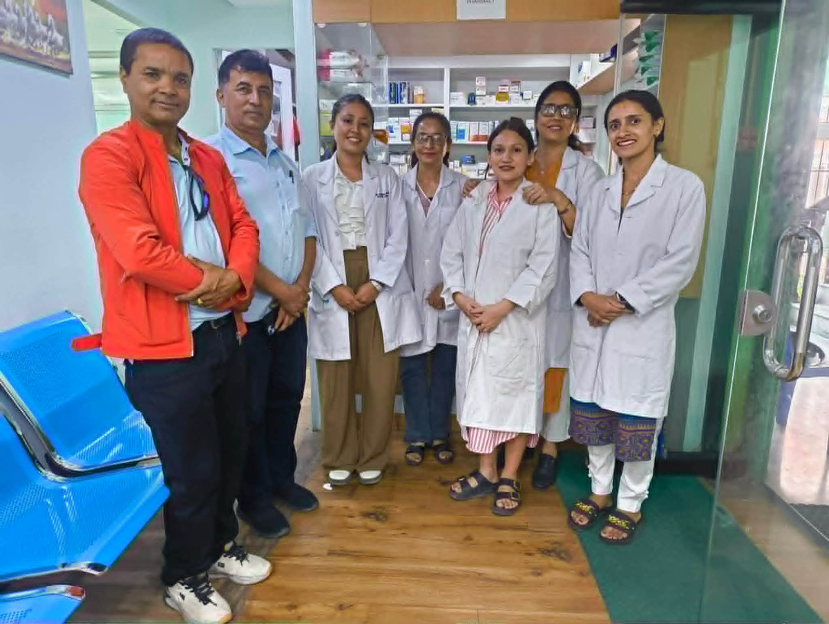 महिलाको पीडा लुकाएर स्वस्थ समाज बन्दैन : सातदोबाटोमा निःशुल्क स्वास्थ्य शिविर, दाँतदेखि मुटुसम्म परीक्षण