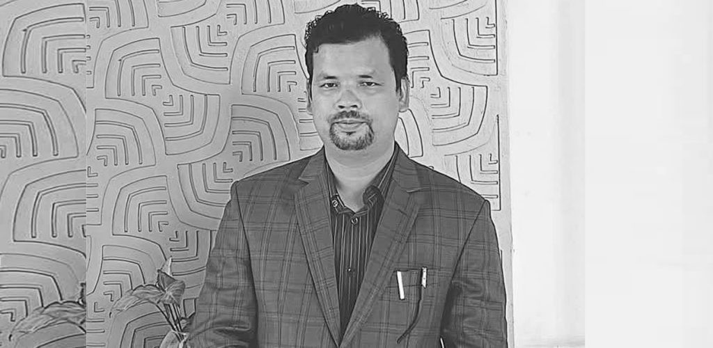 टिमुरे भन्सारका अधिकृत शर्माको शव त्रिशूली नदीको किनारमा भेटियो