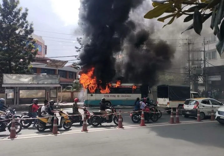 त्रिपुरेश्वर बस आगजनीमा मृत्यु भएका चालक अर्जुन दोङको पहिचान खुल्यो