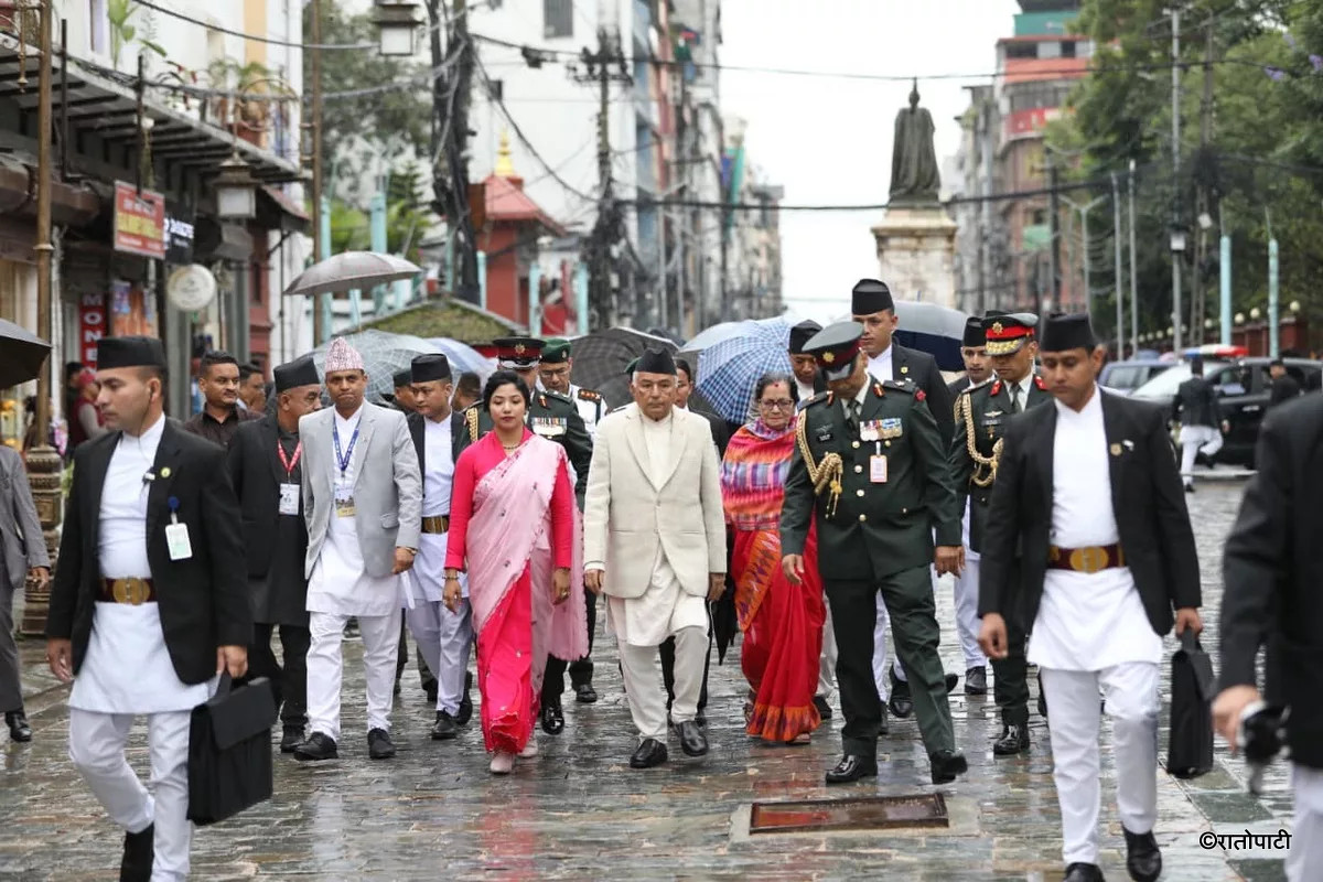 इन्द्रजात्राको मुख्य रथयात्रा हुँदै, वसन्तपुरमा विशिष्ट अतिथिको उपस्थिति