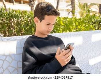 १२ वर्षमै मोबाइल, १४ वर्षमा खानपानको समस्या! अभिभावकलाई अनुसन्धानकर्ताको चेतावनी