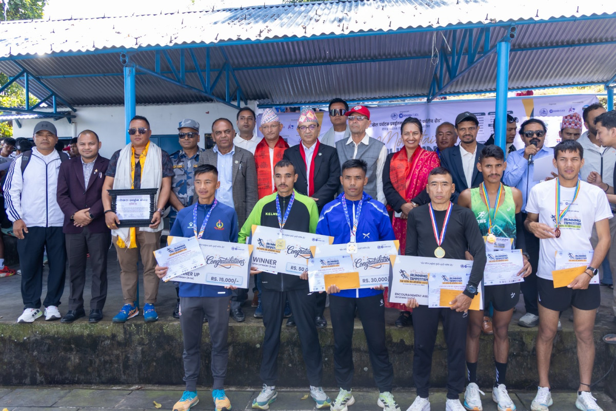 पोखरामा भएको तेस्रो पर्वतीय दौडको उपाधि राउतलाई, राज गुरुङ ‘ लाला ’ र म्याराथन धावक अर्जुन गोदार सम्मानित